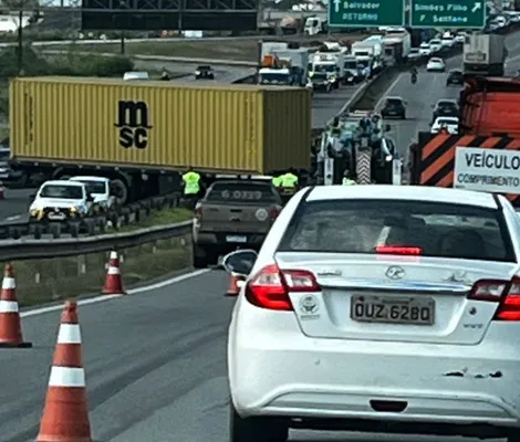 Imagem ilustrativa da imagem Acidente gera trânsito travado no CIA Aeroporto