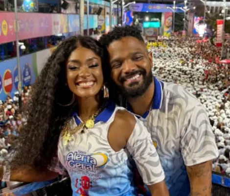 Imagem ilustrativa da imagem Apaixonados, Erika Januza e Arlindinho fazem desfile no Alerta Geral