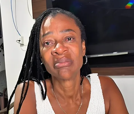 Imagem ilustrativa da imagem Blogueira baiana Cláudia Sousa chora na web: "Estou sendo prejudicada"