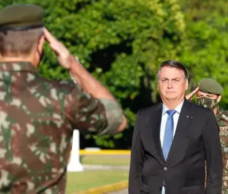 Imagem ilustrativa da imagem Bolsonaro pode ficar 'duro' em caso de expulsão do Exército