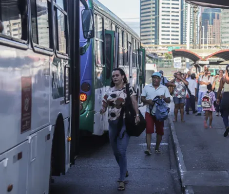 Imagem ilustrativa da imagem Bruno Reis anuncia novo reajuste na passagem de ônibus em Salvador