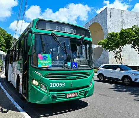 Imagem ilustrativa da imagem Gratuito! Conheça os buzus que vão rodar 24h no Carnaval de Salvador
