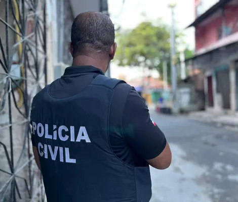 Imagem ilustrativa da imagem Homem é preso por matar cães e gatos com facão em Candeias