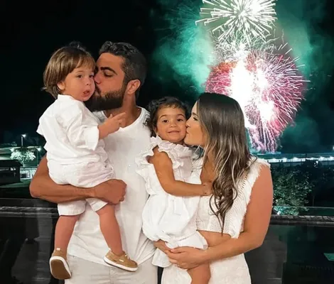 Imagem ilustrativa da imagem Justiça dos EUA manda esposa de Henrique coçar o bolso para ser solta