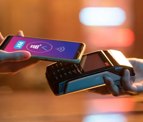 Imagem ilustrativa da imagem Pix caiu? Apps de bancos caem, e clientes lotam redes com reclamações