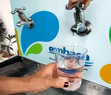 Imagem ilustrativa da imagem Tem que hidratar! Saiba onde encontrar água '0800' no Carnaval