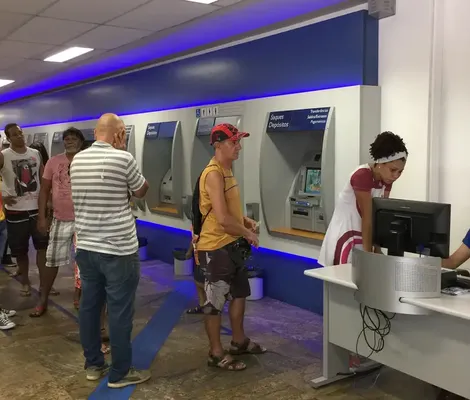 Imagem ilustrativa da imagem Veja como vão funcionar os serviços bancários durante o Carnaval