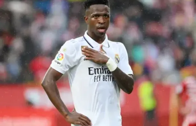 Imagem ilustrativa da imagem Aqui não! Lei Vini Jr. combate racismo nos estádios baianos; veja