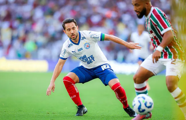 Imagem ilustrativa da imagem Bahia renova contrato de Everton Ribeiro