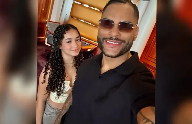 Imagem ilustrativa da imagem Filha de Tony Salles se joga e mete coreografia de Panamera com o pai