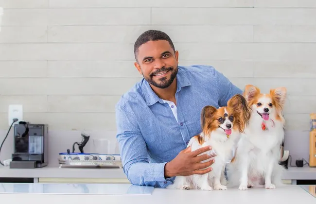 Imagem ilustrativa da imagem Fim de ano acende alerta para abandono de pets e cuidados nas festas