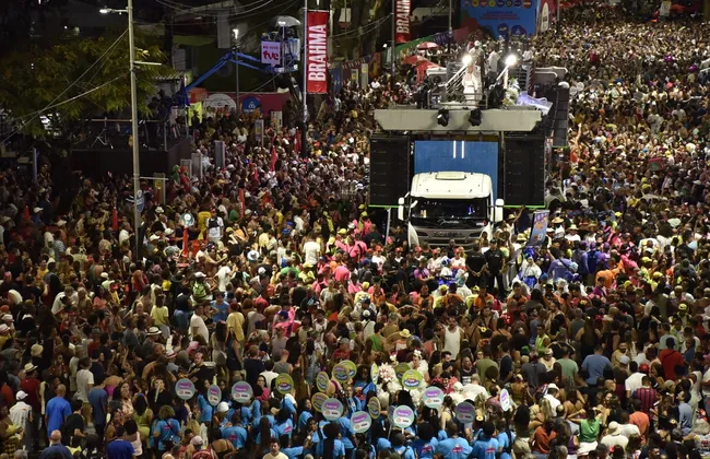 Imagem ilustrativa da imagem Mistura de ritmos divide opiniões no Carnaval de Salvador