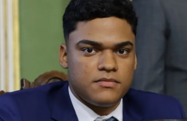 Imagem ilustrativa da imagem Sandro Filho é expulso do MBL após acusação de beneficiar esposa