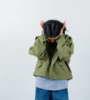 Imagem ilustrativa da imagem Adolescente obriga menina de 11 anos a comer fezes por ciúmes