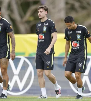 Imagem ilustrativa da imagem Ancelotti muda quase tudo para revanche do Brasil contra Austrália