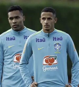 Imagem ilustrativa da imagem Após descartar Juba, Ancelotti aponta deficiência na lateral do Brasil