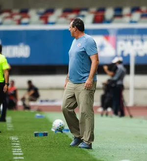 Imagem ilustrativa da imagem Bahia x Athletico: onde assistir, escalações e outras informações