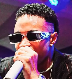 Imagem ilustrativa da imagem Bloco “20 Amar” fecha com Hiago Danadinho na Ressaca das Cabritas