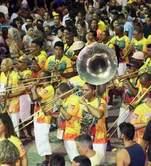 Imagem ilustrativa da imagem Bloco Os Coroas Lindos desfilará com fanfarra