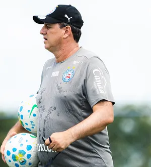 Imagem ilustrativa da imagem Ceni desfalca o Bahia contra o Flamengo e liga alerta para histórico