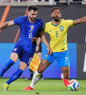 Imagem ilustrativa da imagem Com gol de baiano, Brasil vence Croácia em preparação para a Copa
