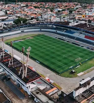 Imagem ilustrativa da imagem CRB x Vitória: onde assistir ao vivo e todas as informações