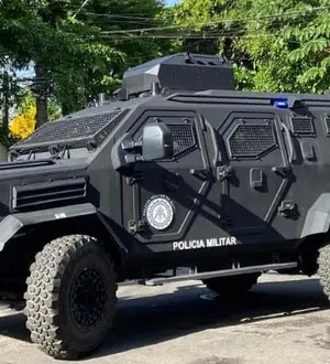 Imagem ilustrativa da imagem De Caveirão e tudo! PM bota força máxima nas ruas da Cidade Baixa