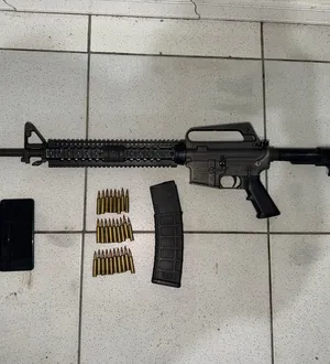 Imagem ilustrativa da imagem Dupla perde material bélico ao bater de frente com PC e PM na Bahia