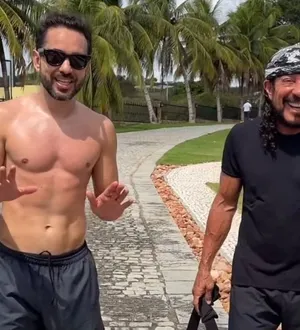 Imagem ilustrativa da imagem Everton Ribeiro treina com Bell Marques e brinca: “Uma flecha”