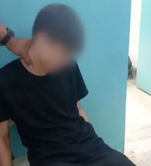 Imagem ilustrativa da imagem Ex-aluno invade escola e fere professora com facão