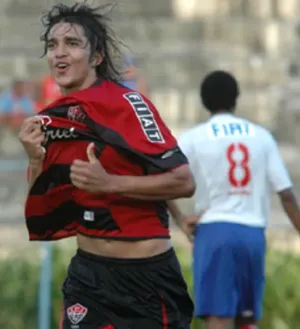 Imagem ilustrativa da imagem Ex-Vitória fica revoltado por não ser convocado para seleção