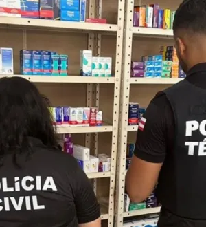 Imagem ilustrativa da imagem Farmácia é interditada em Camaçari; 700 medicamentos são apreendidos