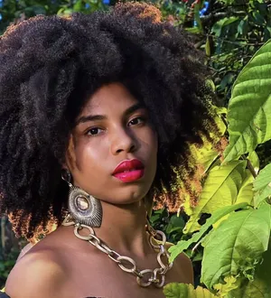 Imagem ilustrativa da imagem Feminicídio contra candidata a Deusa do Ébano gera reação do Ilê Aiyê