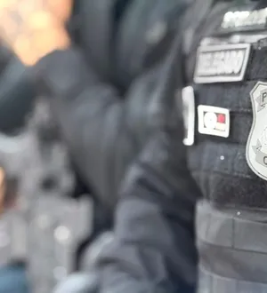 Imagem ilustrativa da imagem Homem é preso após atacar colega com enxada no interior da Bahia