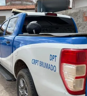 Imagem ilustrativa da imagem Homem morre com mais de 10 tiros na frente das filhas na Bahia