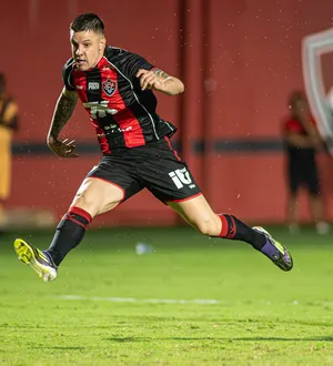 Imagem ilustrativa da imagem Jair Ventura comenta lesão de Renato Kayzer: “Preocupa”