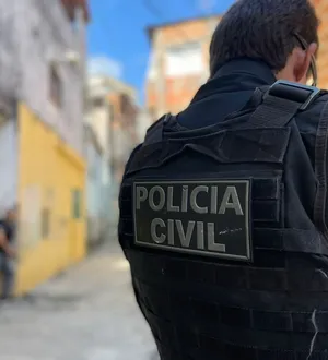 Imagem ilustrativa da imagem Jovem que divulgou vídeos de adolescente é preso em Salvador