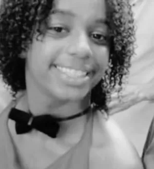 Imagem ilustrativa da imagem Lágrimas e comoção marcam velório de Thamiris; veja imagens