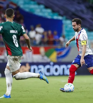Imagem ilustrativa da imagem Limitado, Bahia tropeça na Fonte Nova e perde para o Palmeiras