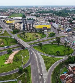 Imagem ilustrativa da imagem Mulher é presa após entregar amiga ao tribunal do crime; entenda