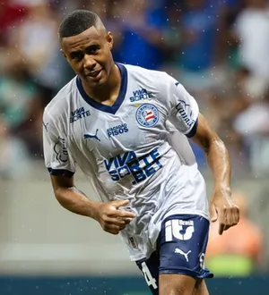 Imagem ilustrativa da imagem “Não tememos”, diz meia do Bahia sobre partida contra o Palmeiras