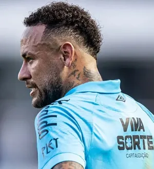 Imagem ilustrativa da imagem Neymar pode voltar pelo Santos contra o Bahia no Brasileirão