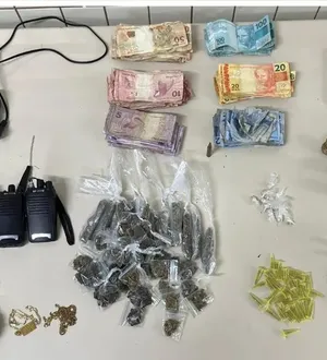Imagem ilustrativa da imagem Polícia apreende adolescente com cocaína, maconha e crack em Lauro