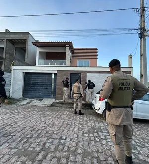 Imagem ilustrativa da imagem Policiais são presos suspeitos de envolvimento com milícia na Bahia