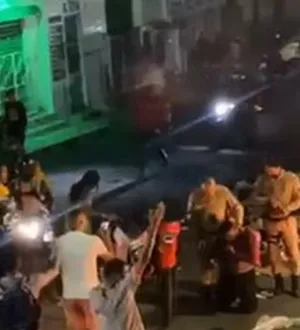 Imagem ilustrativa da imagem Protesto pelo desaparecimento de Thamiris tem momento caótico