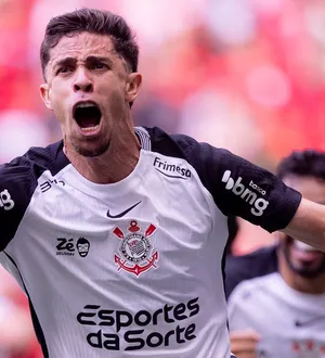 Imagem ilustrativa da imagem Reencontro: Gabriel Paulista volta ao Barradão após 13 anos