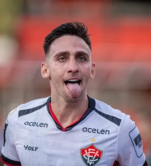 Imagem ilustrativa da imagem Tá devendo? Vitória explica processos de Mosquito e outros atletas