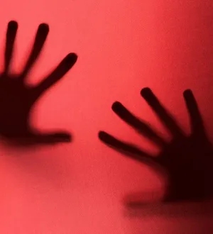 Imagem ilustrativa da imagem Tiros após crise de ciúmes deixam jovem ferida em Feira de Santana