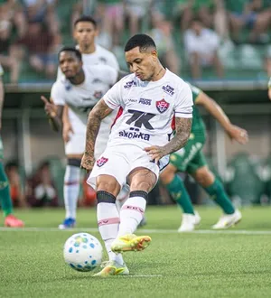 Imagem ilustrativa da imagem Vitória x Chapecoense: onde assistir e prováveis escalações