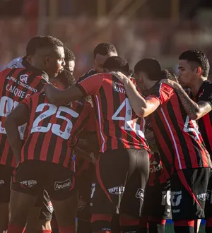 Imagem ilustrativa da imagem Vitória x Corinthians: onde assistir ao vivo, escalações e mais dados